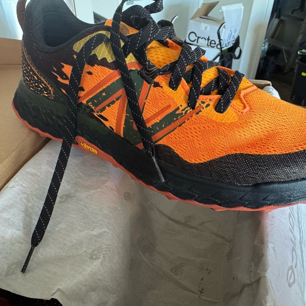 New Balance Men's Vibrant Orange and Black Athletic Shoes - Picture 2 of 3